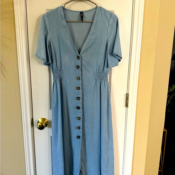 Zara Denim Dress - Picture 1 of 3